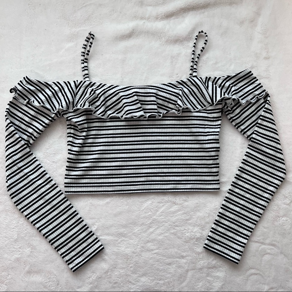 Forever 21 off shoulder long sleeve crop top